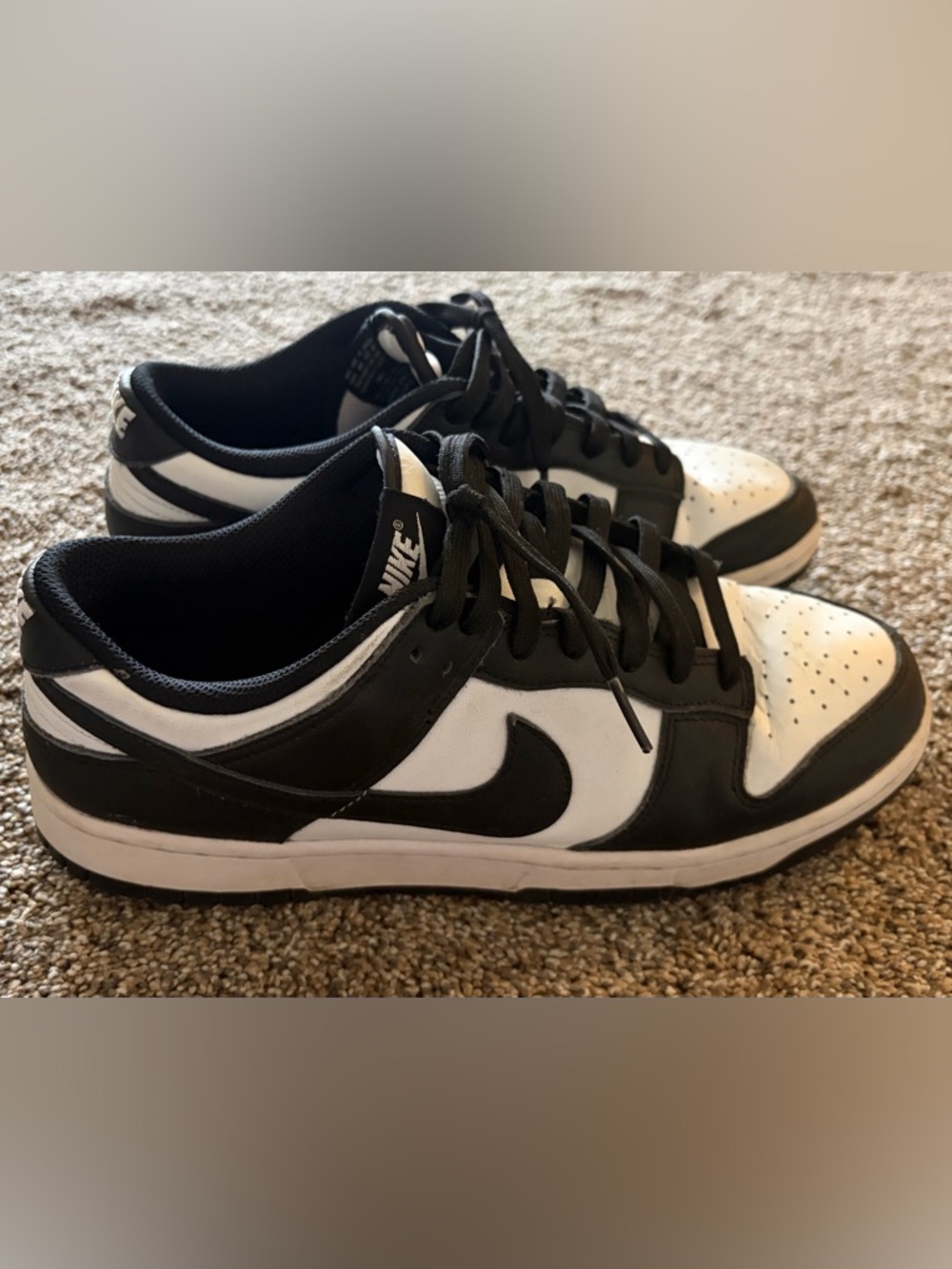 Nike Dunk Low in the iconic 'Panda' (White/Black) Sz 10.5